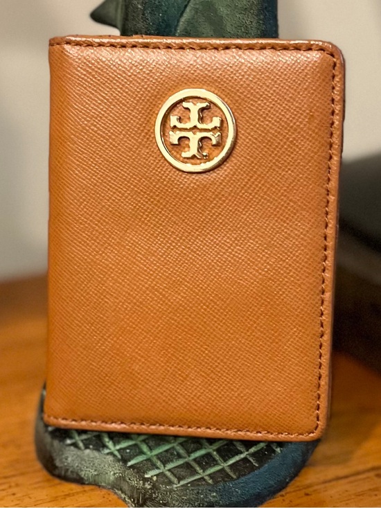 Tory Burch Accessories - Tory Burch Cognac Bifold Leather Card & Key Holder with Gold Logo